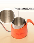 Internal water scale for precise tea-to-water ratio.