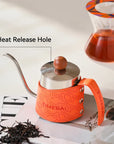 Internal water scale for precise tea-to-water ratio.