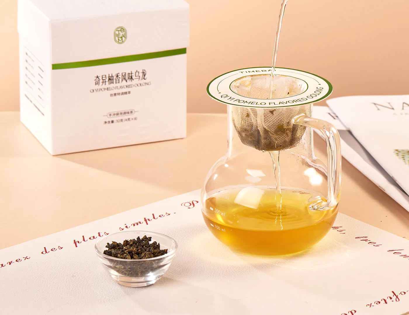 brew a cup of oolong tea with kiwi pomelo flavor, also great for cold brew