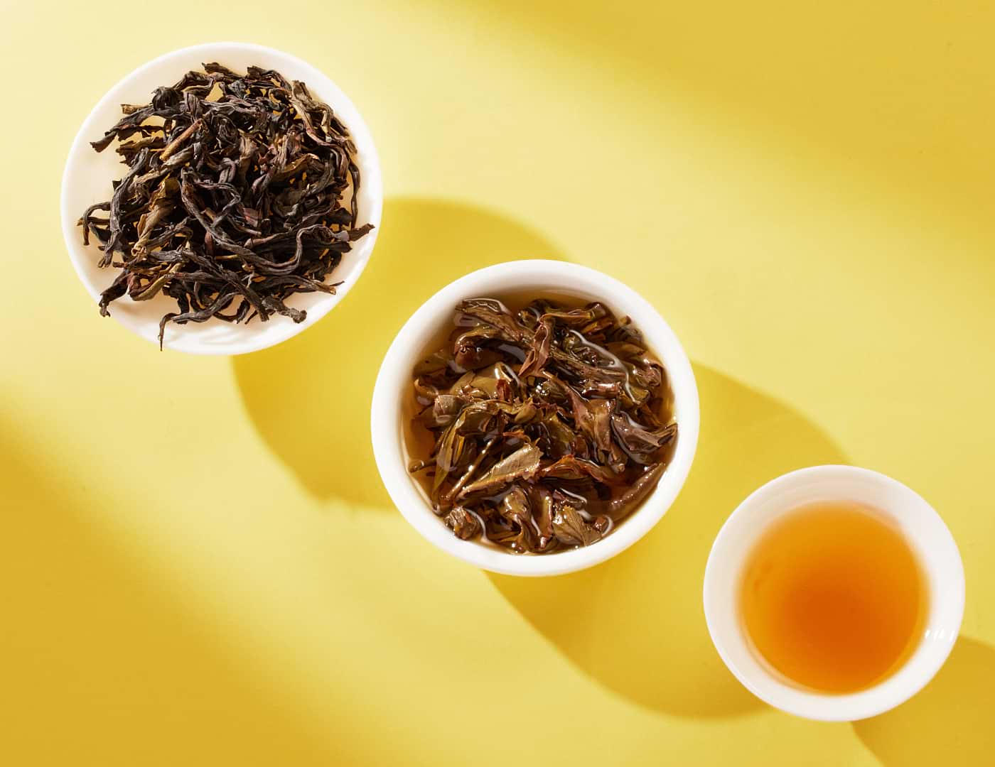 Enjoy a cup of high quality dancong oolong tea infused with gardenia blossoms.