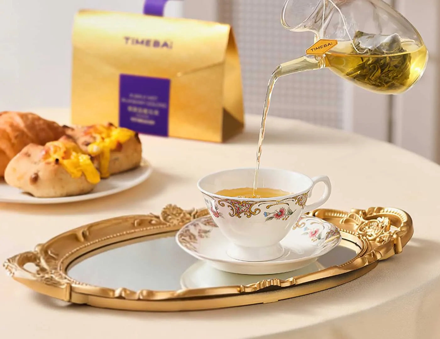 Natural blueberry flavor oolong tea made with real fruit juice.