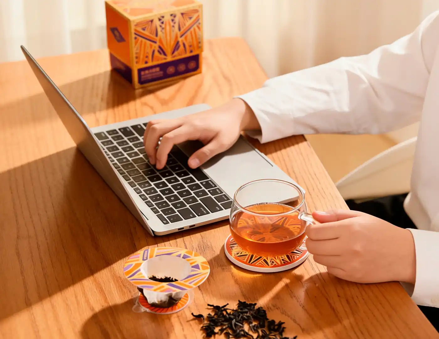 Portable Da Hong Pao oolong tea for office focus, hiking, or a mindful ritual at home.