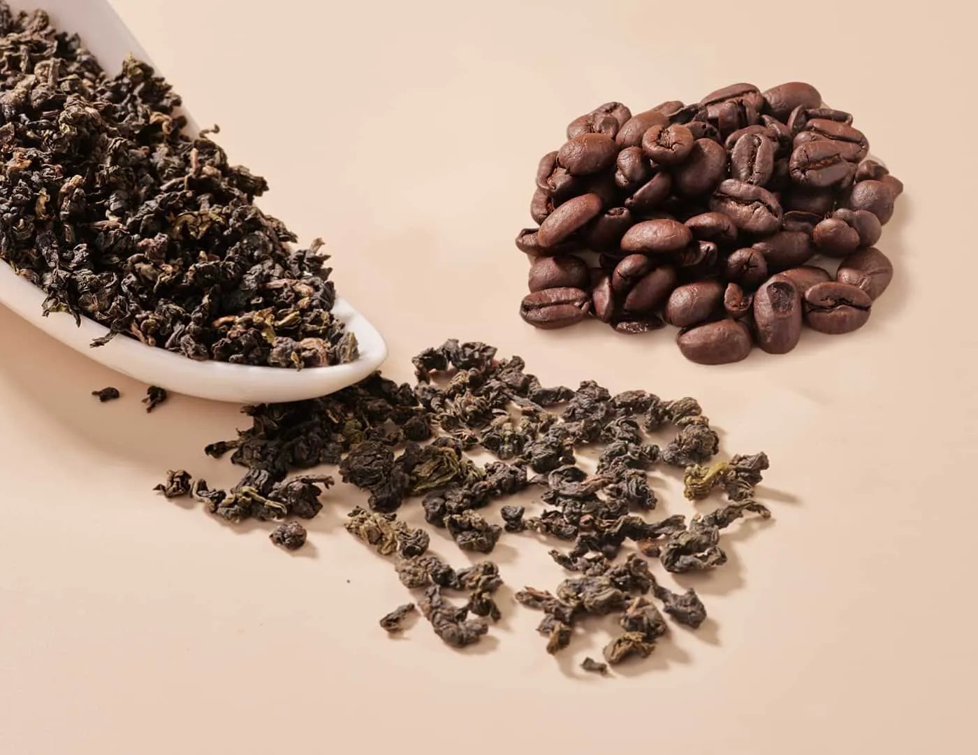 coffee-flavored oolong tea crafted from precisely cut premium tie guan yin tea leaves.
